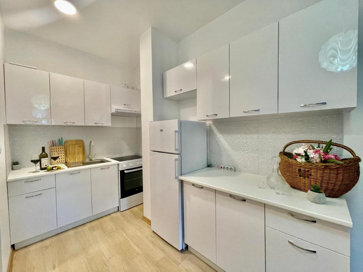 Olive Square Apartment Budva Exterior photo