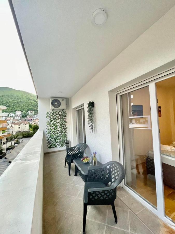 Olive Square Apartment Budva Exterior photo